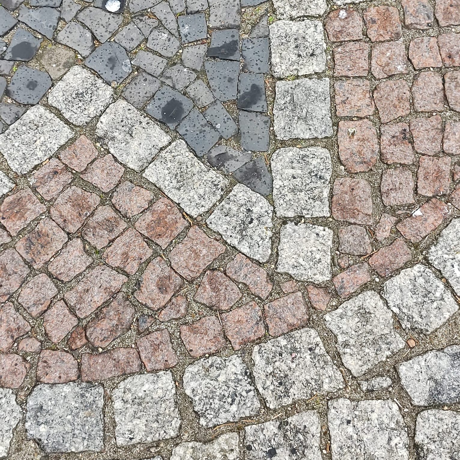 Stone fieldstone mosaic. A piece that will catch the eye in any interior. 